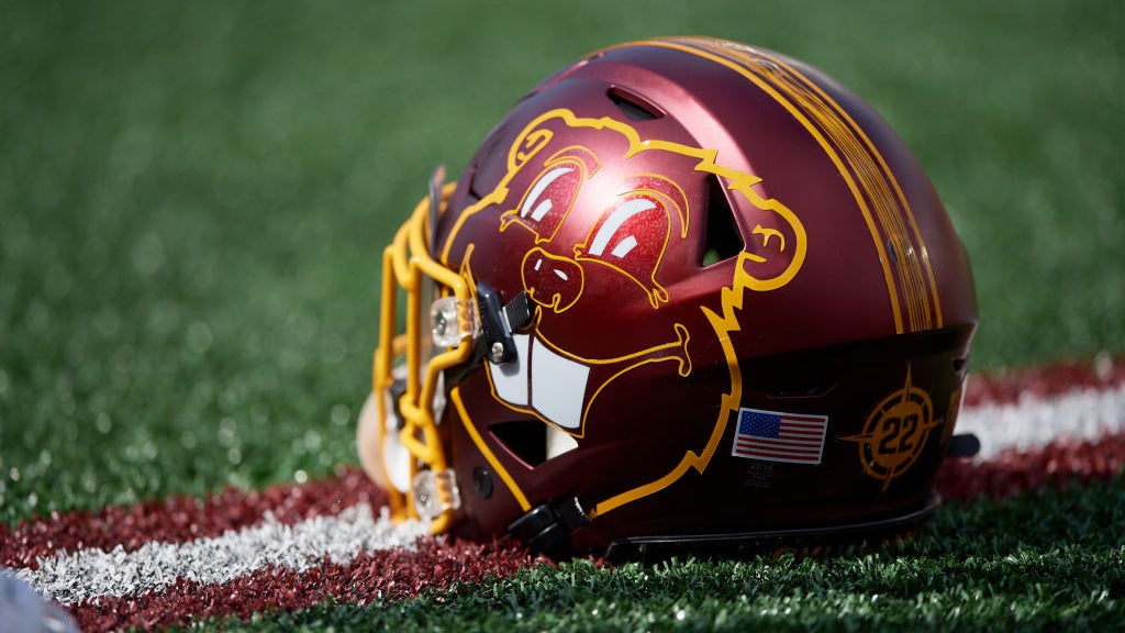 Drzewiecki's field goal as time expires lifts Minnesota past No. 15 Iowa, 13-10 — WCCO Sports — Gopher, Los Gatos Sports news