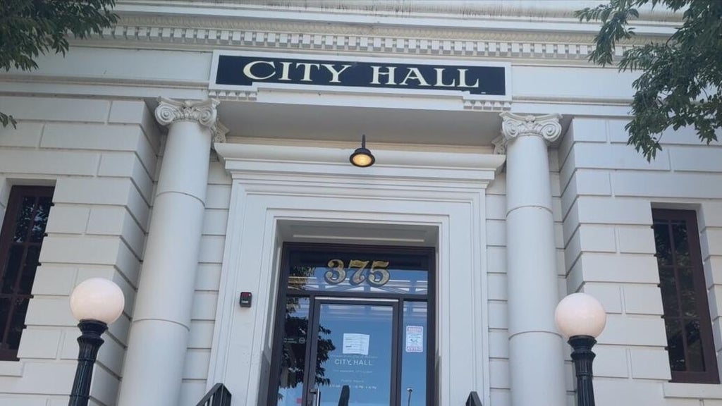 Hollister cancels town hall meetings amid outcry over layoffs, budget woes — CBS Bay Area (KPIX), Los Gatos Government news