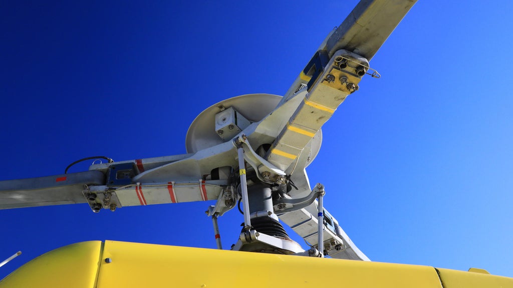 2 helicopters collide southeast of McMinnville in Oregon, killing 3 — Los Gatos Schools news