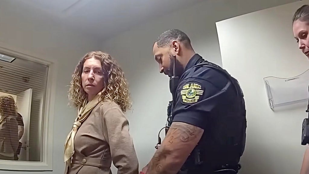 Florida mom arrested at airport for leaving 4 kids home alone during work trip to Vegas, deputies say — Los Gatos Health news