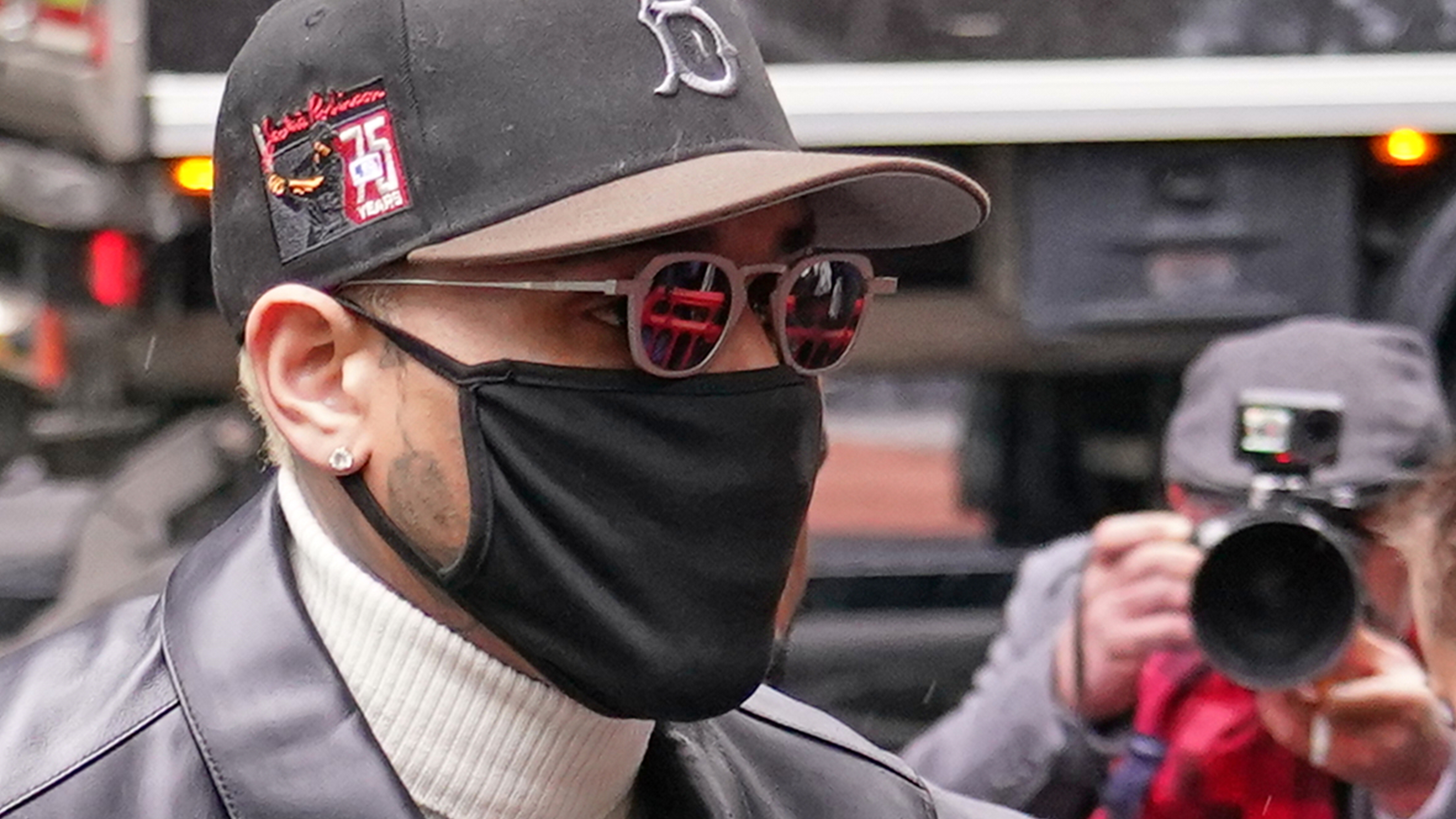 Chris Brown avoids prison time for brawling at a London nightclub
โ ABC 7 Bay Area, Los Gatos Community news