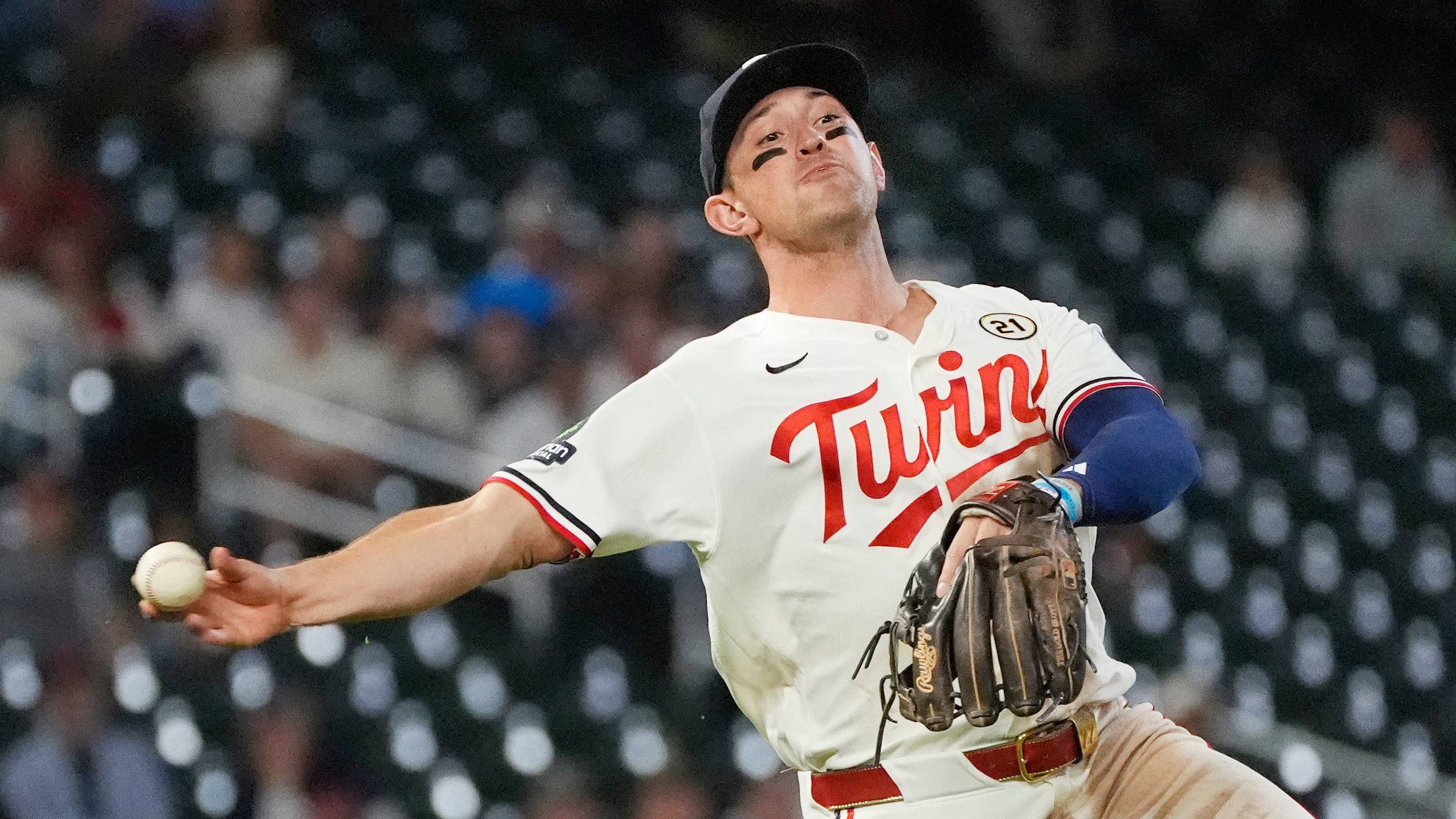 Brooks Lee's Gold Glove nomination further vindicates Twins' decision to move him to third base — Puckett's Pond (Twins), Los Gatos Sports news