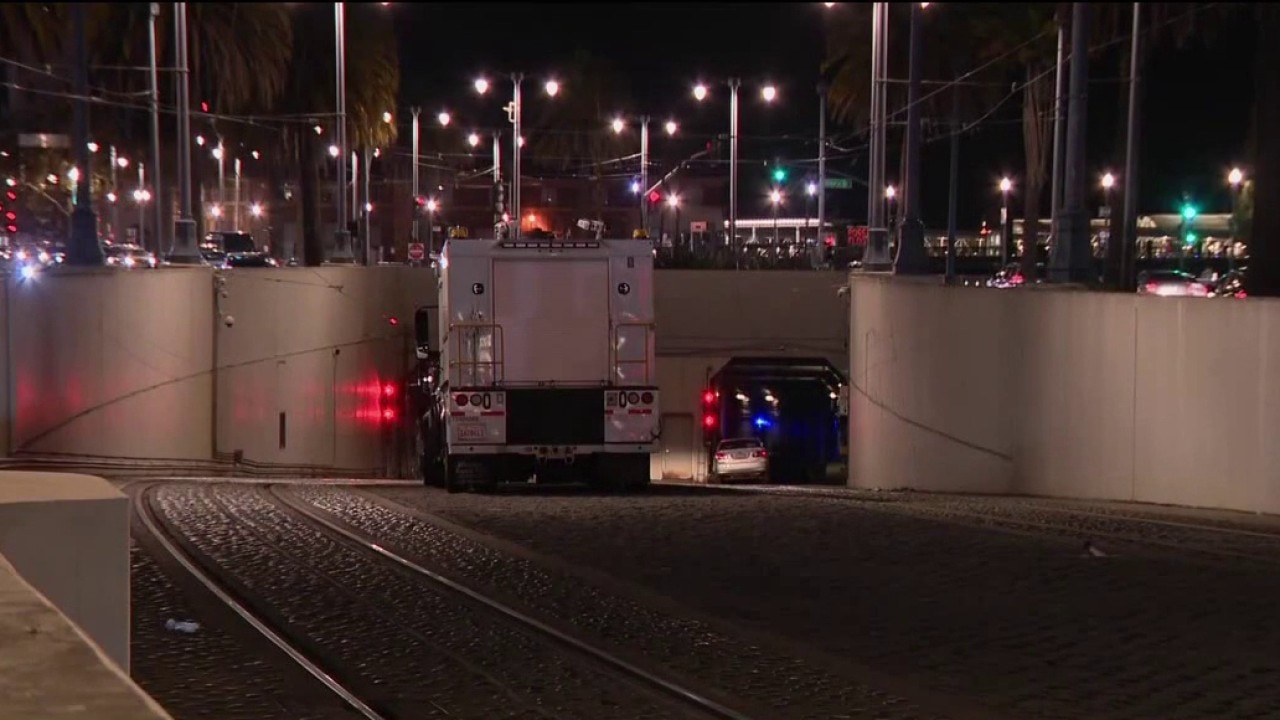 Car drives into Muni tunnel, suspends downtown service — KTVU FOX 2 Bay Area, Los Gatos Business news