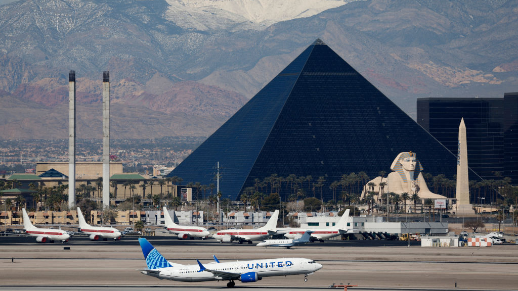 Flight rerouted after passenger threatened to hijack plane — Los Gatos Community news