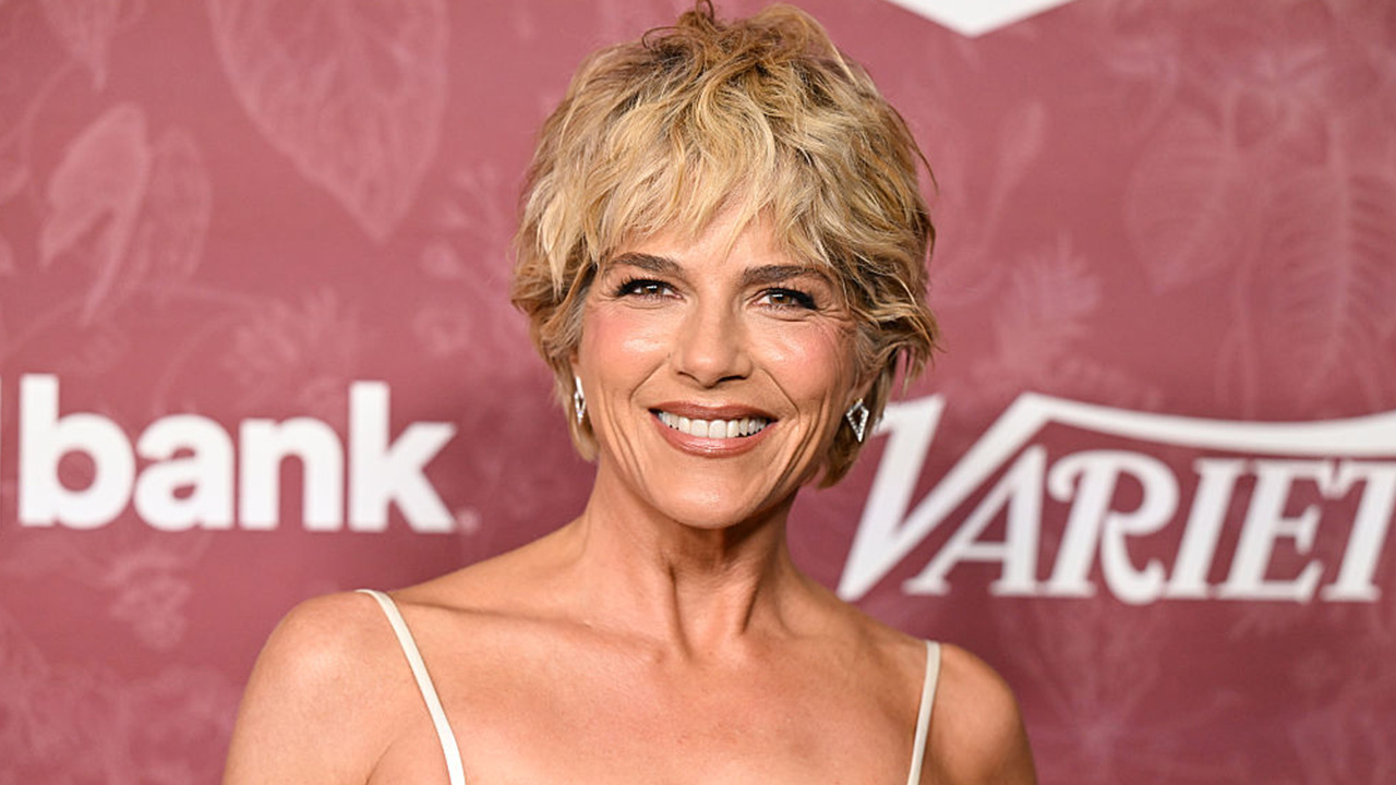 Selma Blair arrested, taken to hospital after allegedly attacking flight attendants — KTVU FOX 2 Bay Area, Los Gatos Health news